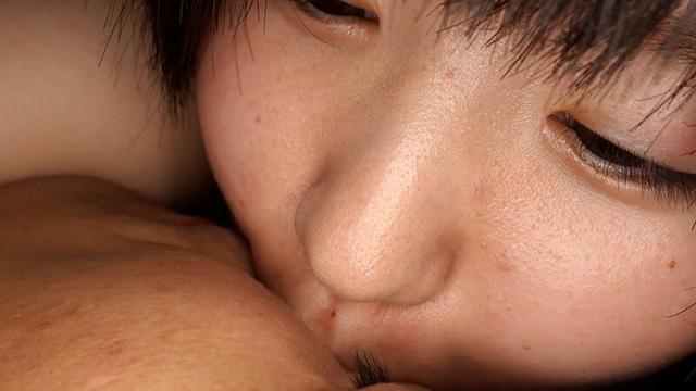 水沢つぐみにスマホ自撮りしながら鼻フェラしてもらったw サンプル画像 6