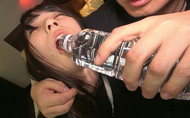 飲み過ぎて終電逃した子をナンパしてお持ち帰り朦朧● サンプル画像 3