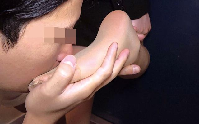 援 匂いフェチ男 就活帰りのムチムチボインJDに変態行為 妃奈瀬うみ サンプル画像 19