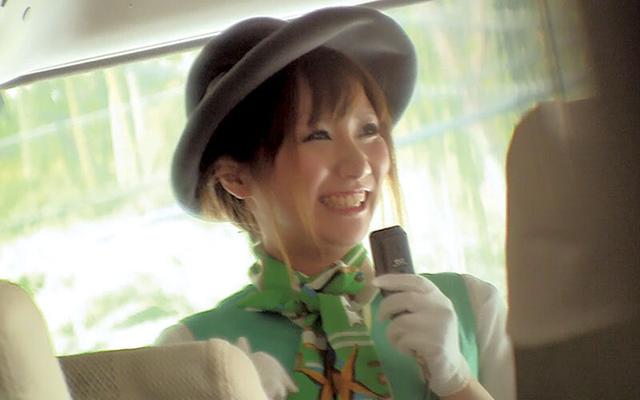 本物バスガイド美女収録！働く制服お姉さんのエロ事情を隠し撮り サンプル画像 2