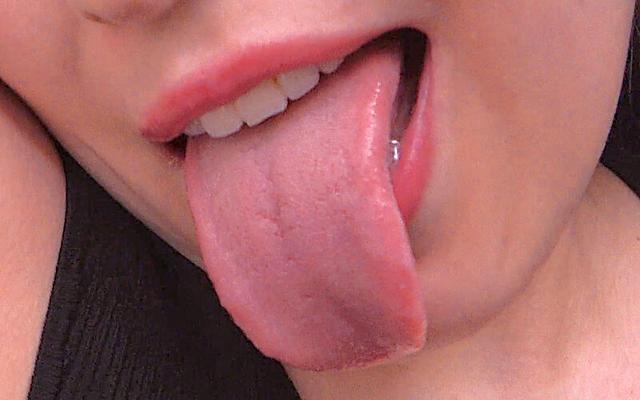 完全主観 「ほら、ワタシをおかずにして…目の前でシコって見せて…」美熟女に見つめられながら射精する快感2 サンプル画像 14
