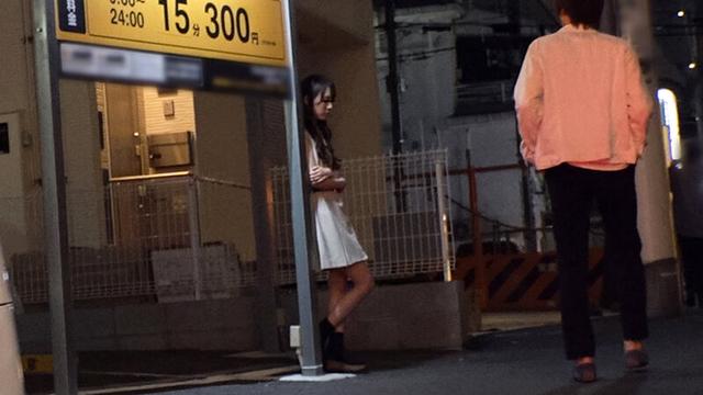 たちんぼ 夜の街に佇む美女に本気で交渉 Vol.1 サンプル画像 1