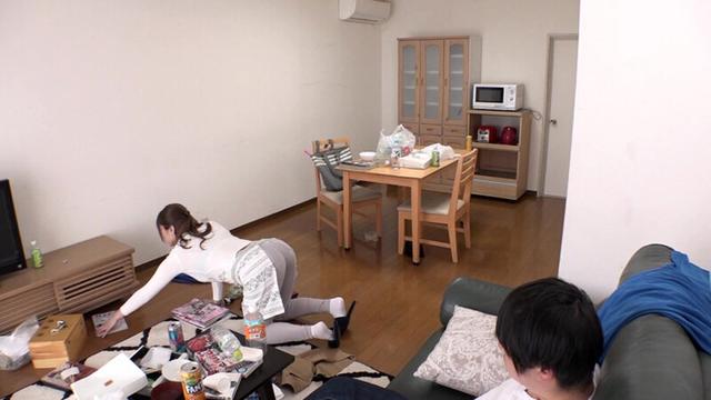 「もうイってるから許して！！」家事代行サービスで派遣されてきた美人スタッフのエロ過ぎるデカ尻に即挿れ！！杭打ちピストン中出し20発射！！！ サンプル画像 1
