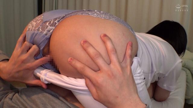 『「マジ天使！？」骨折してオナニーできない僕のチ●コは我慢の限界！ それを見かねた美人ナースは使命感に駆られたのか優しく手を添えてくれ… 11』 サンプル画像 18