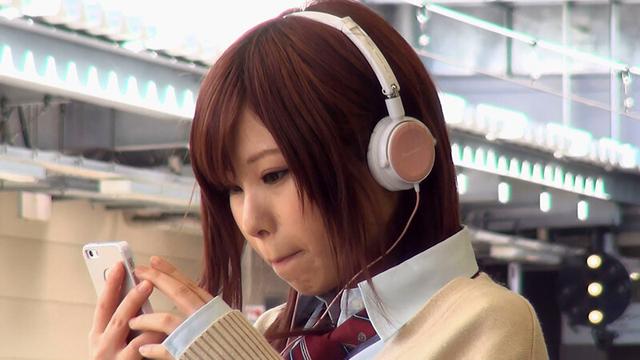 【AI リマスター版】通学時に見かける同じ学校のあの子が部活帰りで疲れたのか、ぐっすり寝込んでいる… あまりにも寝顔が可愛くて見とれていると足の力が緩んだのか？どんどん股が開きパンツが… サンプル画像 1