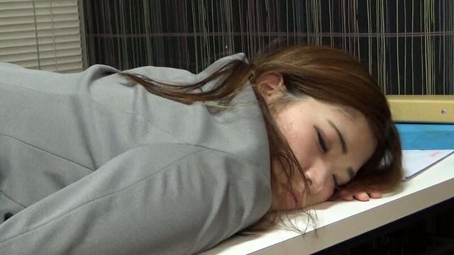 就活現場での担当者による身勝手いじくり倒し面接 和太鼓サークルデカ乳JD 祭り好きヨサコイ昇天 サンプル画像 16