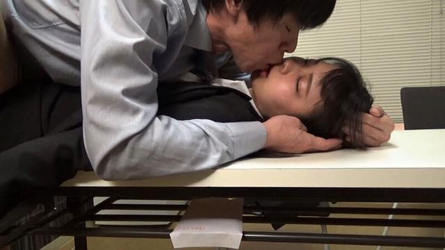 製パン会社就活現場での担当者による身勝手いじくり倒し面接 商品開発希望パン好きJD 味見された面接タイム サンプル画像 17