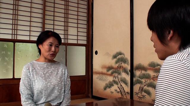 雑誌のAV撮影の募集に試しに出してみたら…「ホントに来てくれたの！？」53歳田舎の熟女が性欲爆発本能丸出し中出しSEX！ サンプル画像 1
