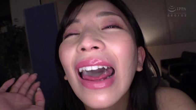鈴木真夕 ひょっとこアへ顔でフェラする女 サンプル画像 10