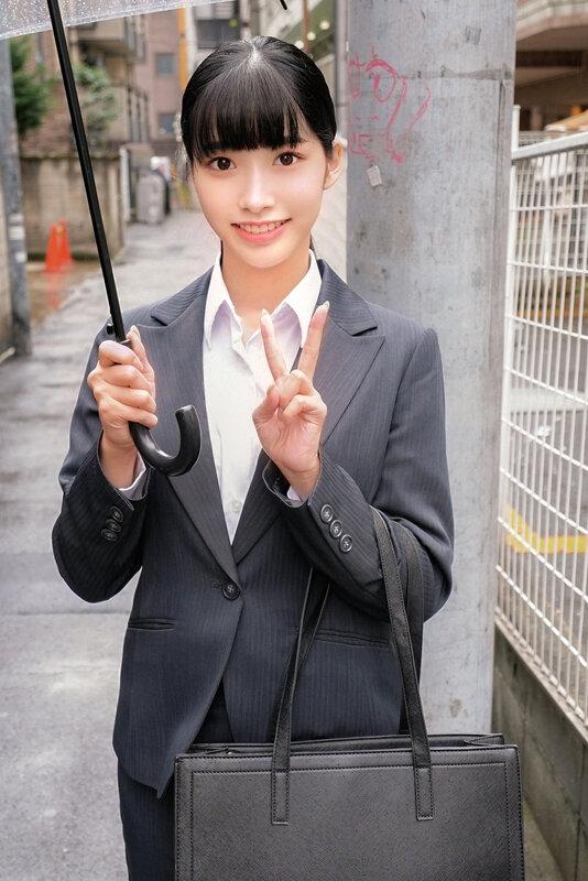 就職活動中の女子大生の皆さん！「早漏に悩む童貞君の暴発改善のお手伝いしてくれませんか？」就活に励む真面目でカワイイJDが早漏すぎる童貞君にムラムラ膣キュンしちゃって生中出し筆おろしSPECIAL！あいりはな サンプル画像 2