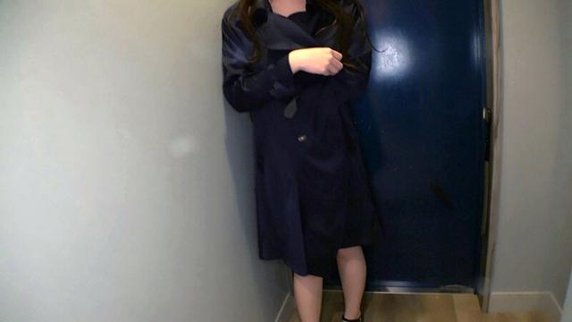 ※ド変態人妻W不倫警報※【美F乳妻は露出狂！？チクビローター＆パンツ固定バイブで入室！！】【ハーフ系美女がオモチャで自発アクメ連続昇天！！】【潮吹き手マンからの他人極太棒イラマで喉アクメもキメる…生粋のドビッチ妻】【もちろん生ちんおねだり！！… 優里なお サンプル画像 1