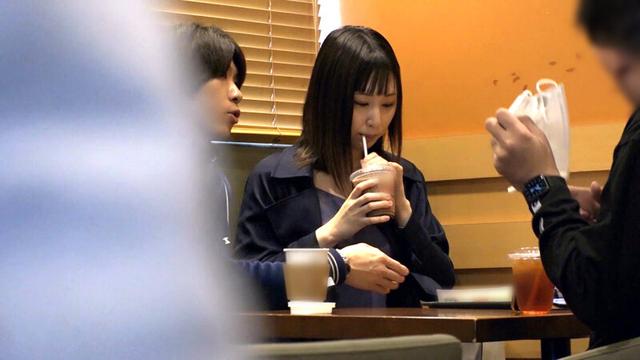 F乳えちえち人妻美女の突撃 逆 取材！！】【性欲×知性のミックスえちょなヤリマン人妻】【取材と称して他人棒観察！！不貞SEX！！】Fパイ美人妻はなんと官能小説家の…ヤリマン参上！！新妻なのに欲求不満！！取材の意味も込めて！？他人棒を味見＆味見で浮気… 島崎星羅 サンプル画像 1