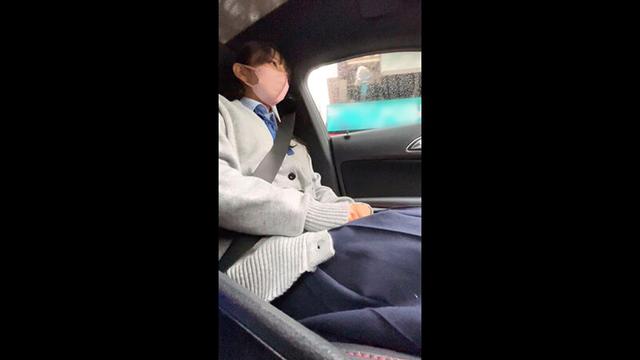 【生ハメ潮！！噴射！！ガチ天然美少女P活娘！！】【羞恥！！街中で待ち合わせ制服コスプレオプで濡れる変態性を開示！！】【生ハメ解禁でバチ濡れ清純系マ○コがハメ潮吹きまくる連続噴射＆搾精P活！！D乳スレンダー神スタイルの清純系美少女P活娘！！屋外制服… 岬野まなつ サンプル画像 1