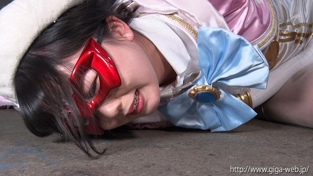 ヒロインハンター開発計画 美少女仮面オーロラ 聖なる戦士から生まれた悪魔、恐怖のオーロラハンター誕生！ 泉りおん サンプル画像 13