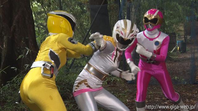 スーパーヒロインレンジャーズ絶体絶命 ～ヒロインハンティング！狙われた4人の戦隊ヒロイン～ サンプル画像 2