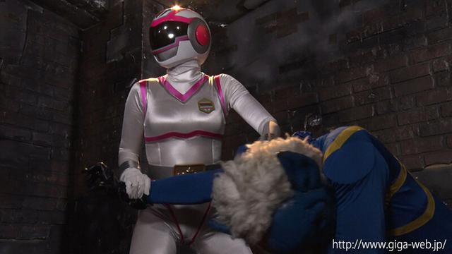妖艶小悪魔女幹部ヒーロー陥落 ～弄ばれた紅き純情戦士～ 音琴るい サンプル画像 11