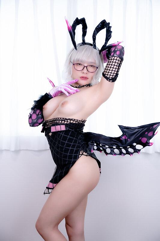 美少女コスプレイヤーさんの本性めくれるド淫乱痴女化！！情熱的汗だく3P中出しセックス！！【2キャラ収録！！】 サンプル画像 12