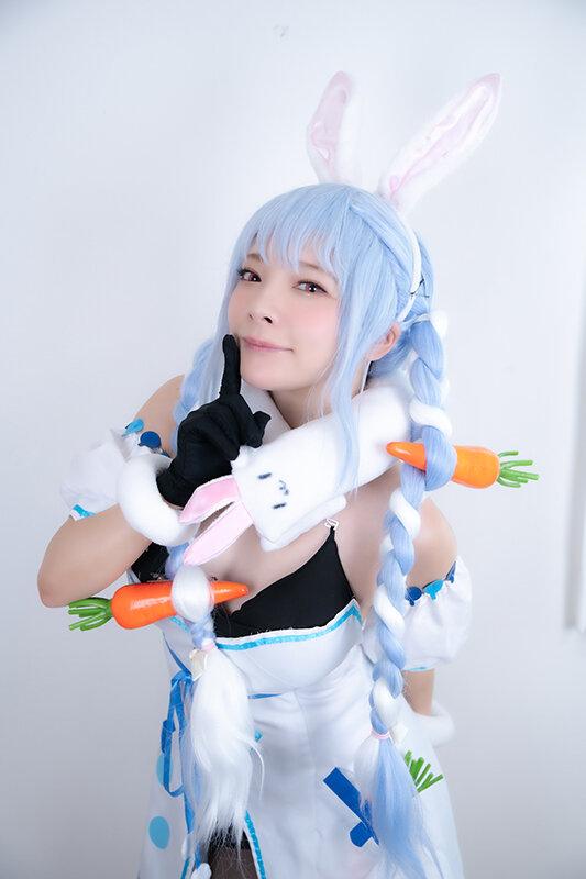美少女コスプレイヤーさんの本性めくれるド淫乱痴女化！！情熱的汗だく3P中出しセックス！！【2キャラ収録！！】 サンプル画像 2