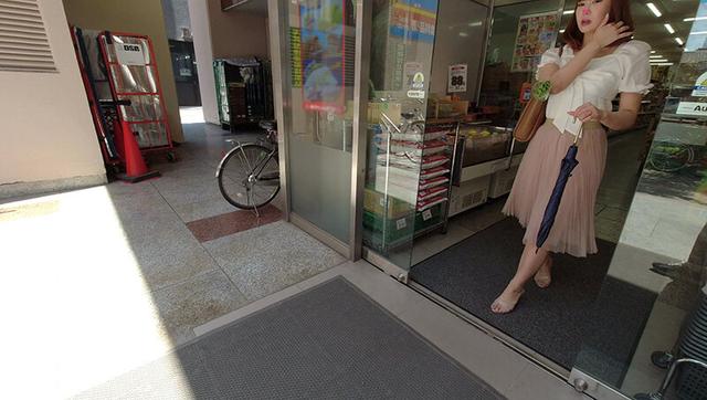 マナミ スーパーで買い物中の奥様をナンパしてみた。 サンプル画像 2