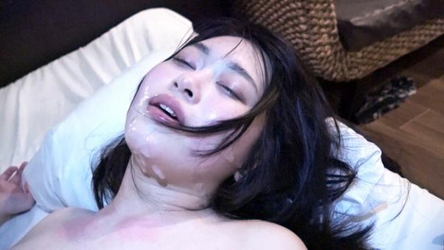 おじさん達と潮吹き乱交 菜月ひかる サンプル画像 20