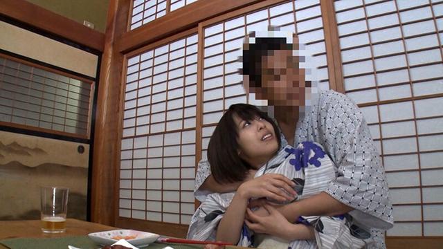 いろっぽい顔で○ンポを咥えてくれるオレの不倫彼女 紗藤まゆ サンプル画像 1