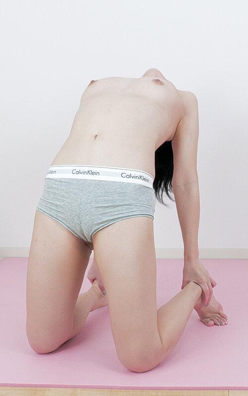THE CAMEL YOGA ～mansuji～全身フェチ動画-祈山愛- サンプル画像 8