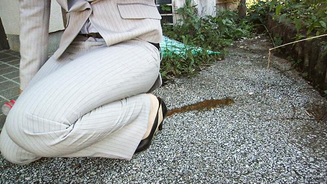お蔵入り放送事故流出！お漏らし地方女子リポーター サンプル画像 8