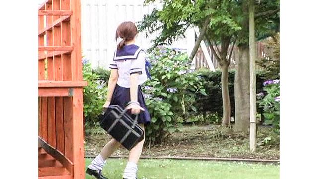 尾行盗撮！隣りの制服女子がオナニー中毒な件 サンプル画像 17