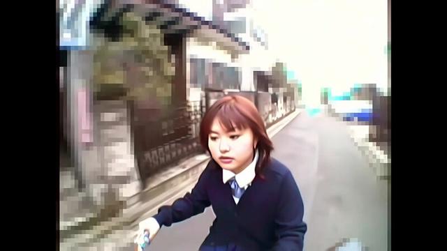 【AIリマスター版】女子校生自転車パンチラ サンプル画像 18