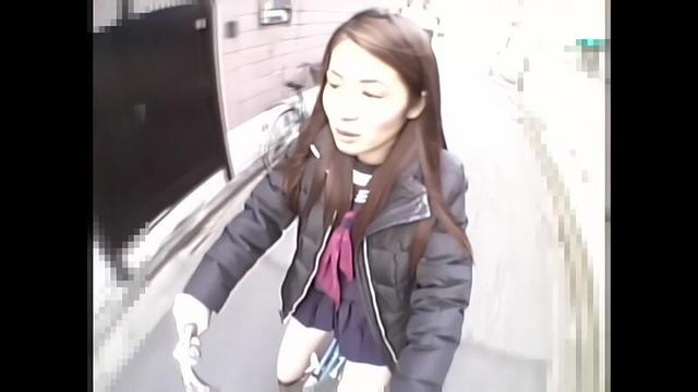 【AIリマスター版】女子校生自転車パンチラ サンプル画像 5