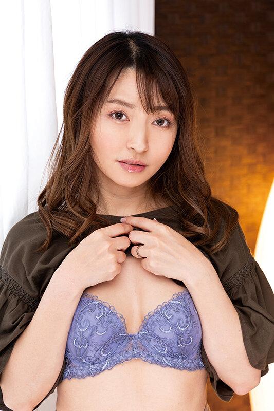 近所で噂の美人奥さんは見境なくチ○ポを喰らう淫乱人妻でした… 澤乃かのか サンプル画像 20