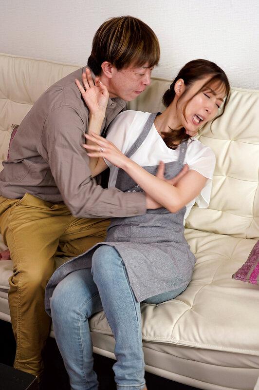 義父との同居で終わりを告げた、私の幸せな結婚生活 今井栞菜 サンプル画像 3