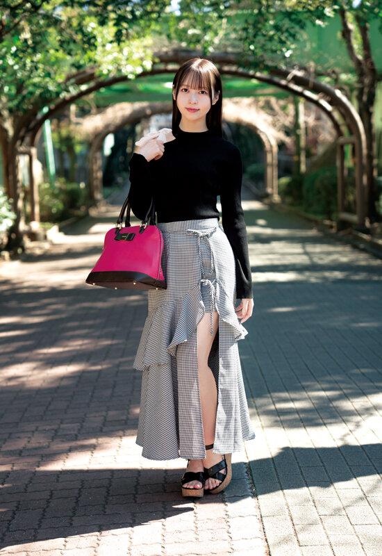 十年ぶりに再会した清楚だった同級生は色気漂う淫乱女に変貌していた！ 天馬ゆい サンプル画像 20
