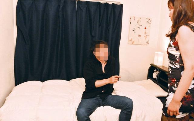 デリヘルを呼んだら、ムカつく女上司が…しかもデカ尻専門！尻ブラ下着でやってきた サンプル画像 6