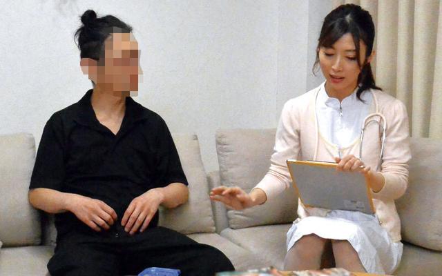 精液検査で看護師さんと2人きり 患者（新婚の夫）が勃ちが悪いフリして射精採取のお手伝いを依頼したら…3 サンプル画像 14
