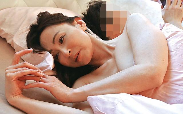 嫁の母 婿の愛撫でイカされ「お願い、入れて」 650分 完全盤6枚組 サンプル画像 17