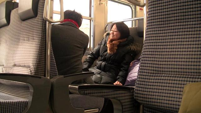 母と息子 二人っきりで温泉旅 2枚組 サンプル画像 1