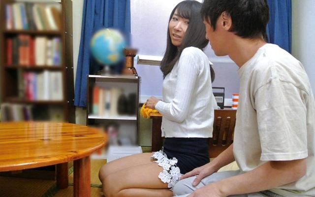 子供部屋おじさん（35歳無職の息子）を性処理する義母 森田紅音 サンプル画像 9