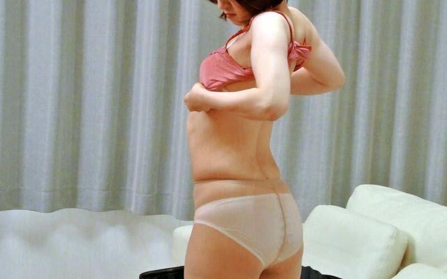 嫁の居ぬ間に世話をしに来てくれた妻の姉と…西村有紗 サンプル画像 16