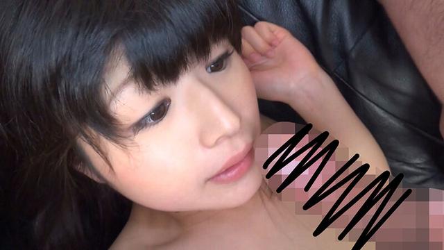 地味娘だってエッチはしたい！！ 大人しく真面目な娘ほど性的好奇心を隠し持つ！？ ナンパするなら…実は黒髪娘が狙い目だったりする！！ ちょっとエッチな地味娘12人4時間 3 サンプル画像 2