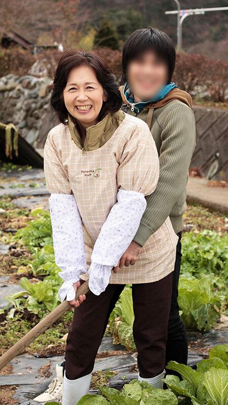 密かに欲求不満を抱えながら悶々と暮らしている 一見真面目な地方のおばさん 12人4時間 サンプル画像 1