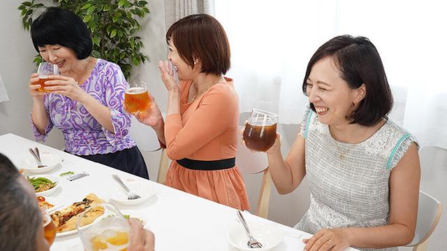 熟年同窓会 35年振りに再会した同級生（MBMH-034） サンプル画像 3