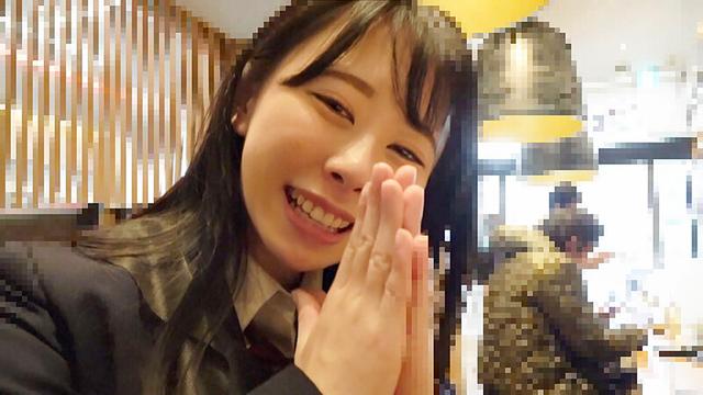 デカチンにNTRされた女子校生 僕の大好きな巨乳の彼女がバイト先のデカチン大学生に寝取られ中出しされた！ F-NTR5 くるみ 147cm Gカップ 甘井くるみ サンプル画像 1