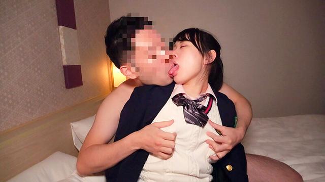 デカチンにNTRされた女子校生 僕の大好きな巨乳の彼女がバイト先のデカチン大学生に寝取られ中出しされた！ F-NTR5 くるみ 147cm Gカップ 甘井くるみ サンプル画像 8