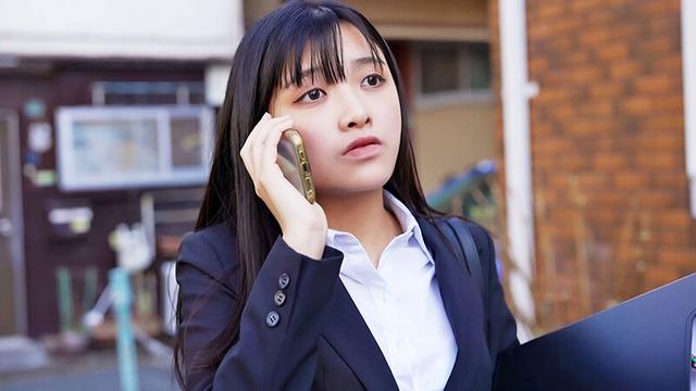 上納システムの餌食になった新卒不動産営業OL 賄賂は未発達の新鮮なアナル！怒涛の3Pで調教イラマ 3穴ブッ挿し中出し！絶望白目絶頂メス奴●堕ち アナル美少女いくら 海野いくら サンプル画像 1