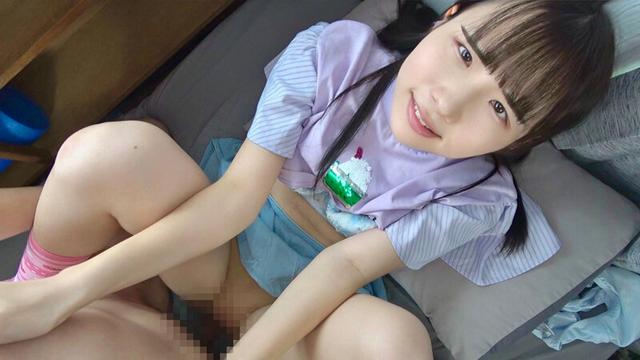 小悪魔で元気な姪っ子貧乳美少女！覚えたて腰振りで生中おじチ●ポ誘惑中出し！ 森咲はるの サンプル画像 10