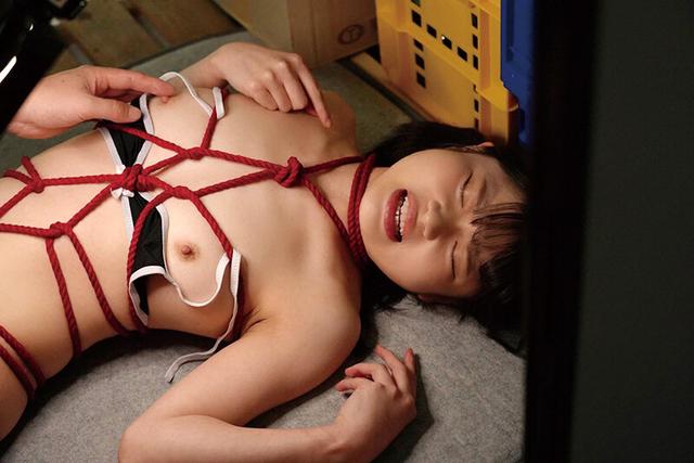 贖罪 万引き○女を学校や家に言わないかわりに緊縛凌●輪● 千葉あやめ サンプル画像 17