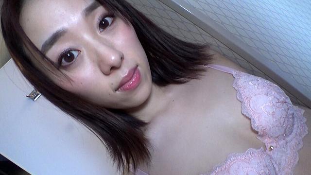 リアルパパ活女子 さとみちゃん22才女子大生 【美白ボディに剛毛オマ●コ！スレンダー美女に激ピス生ハメ撮り】 本田さとみ サンプル画像 1