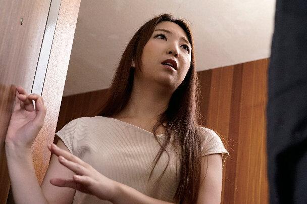 前夫が残した借金の保証人で首が回らなくなった女の絶望の物語。 美森あきら サンプル画像 1