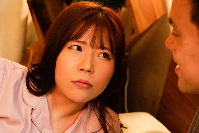 夫の後輩は●校時代に憧れていた先輩！？久々の再会で芽生えた感情を抑えることが出来ず卑しい女に成り下がった人妻 南條みや子 サンプル画像 9